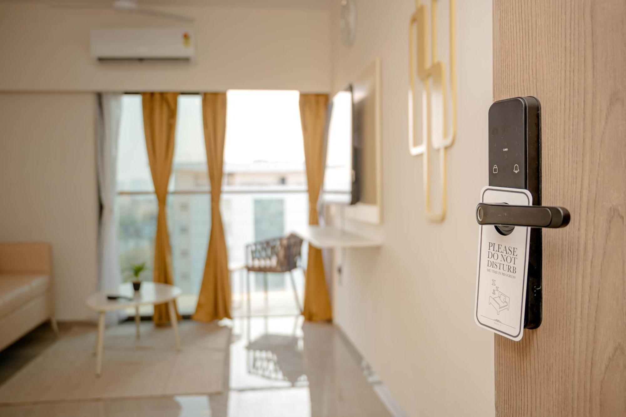 Z Bliss Suites, Bkc 孟买 外观 照片